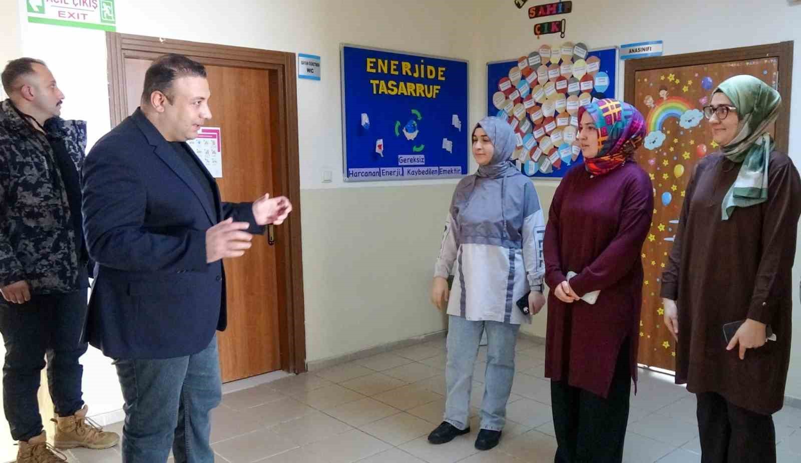 "Minik Eller Üşümesin" diye yola çıktılar
