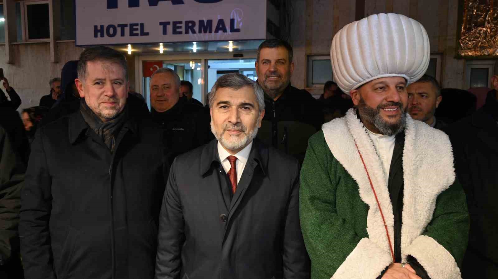 Minik ellerde fenerler, yüreklerde Ramazan sevinci
Minik ellerde fenerler, yüreklerde Ramazan sevinci