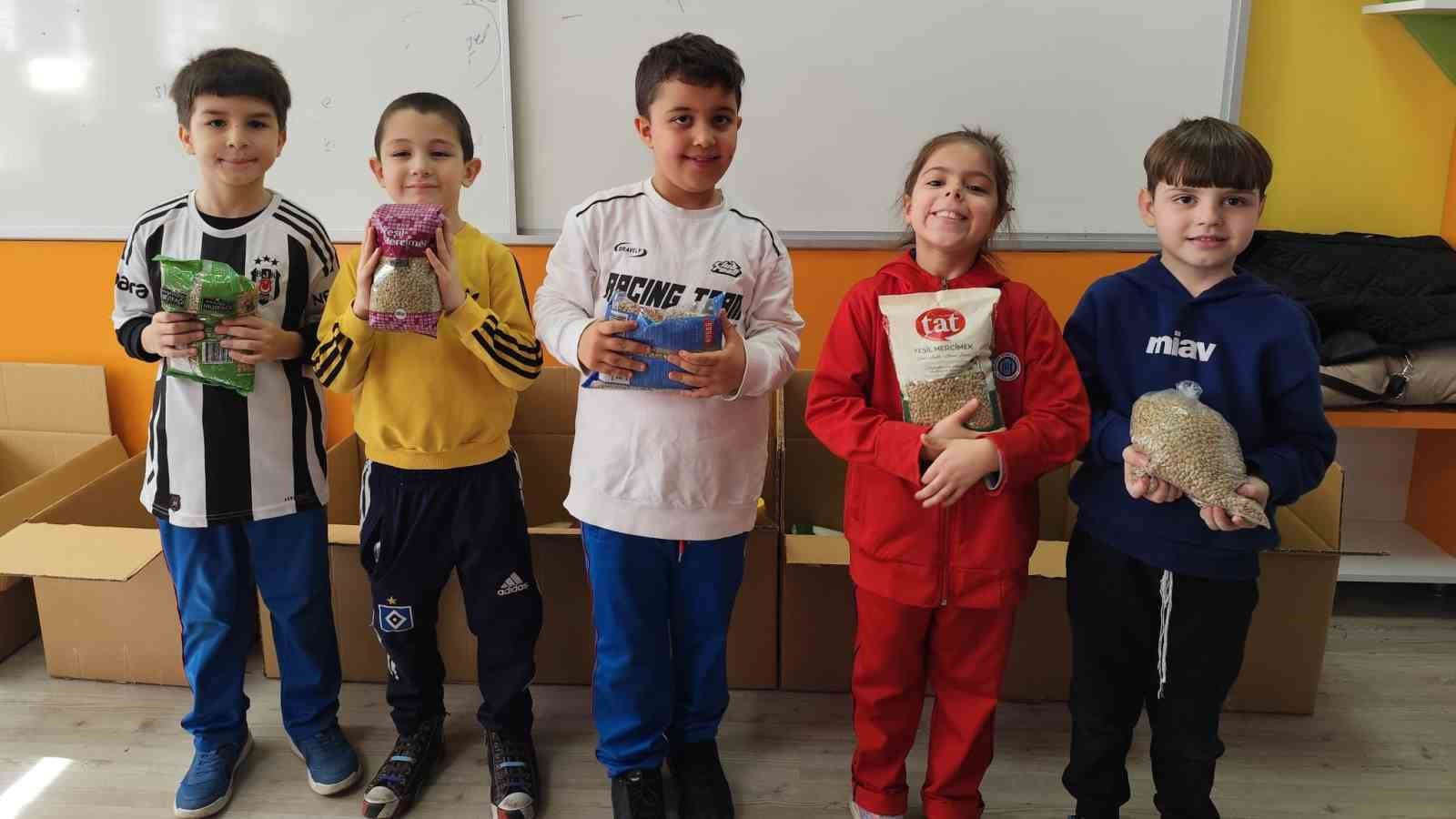 Minik ellerin büyük yüreği
