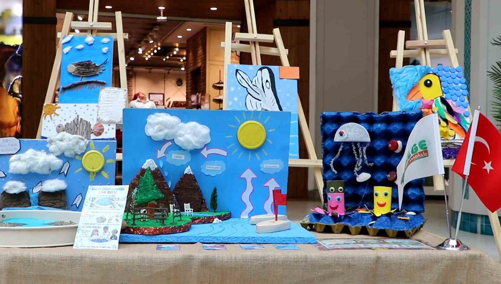 Minik ellerin doğaya dokunuşu
Minik ellerin doğaya dokunuşu