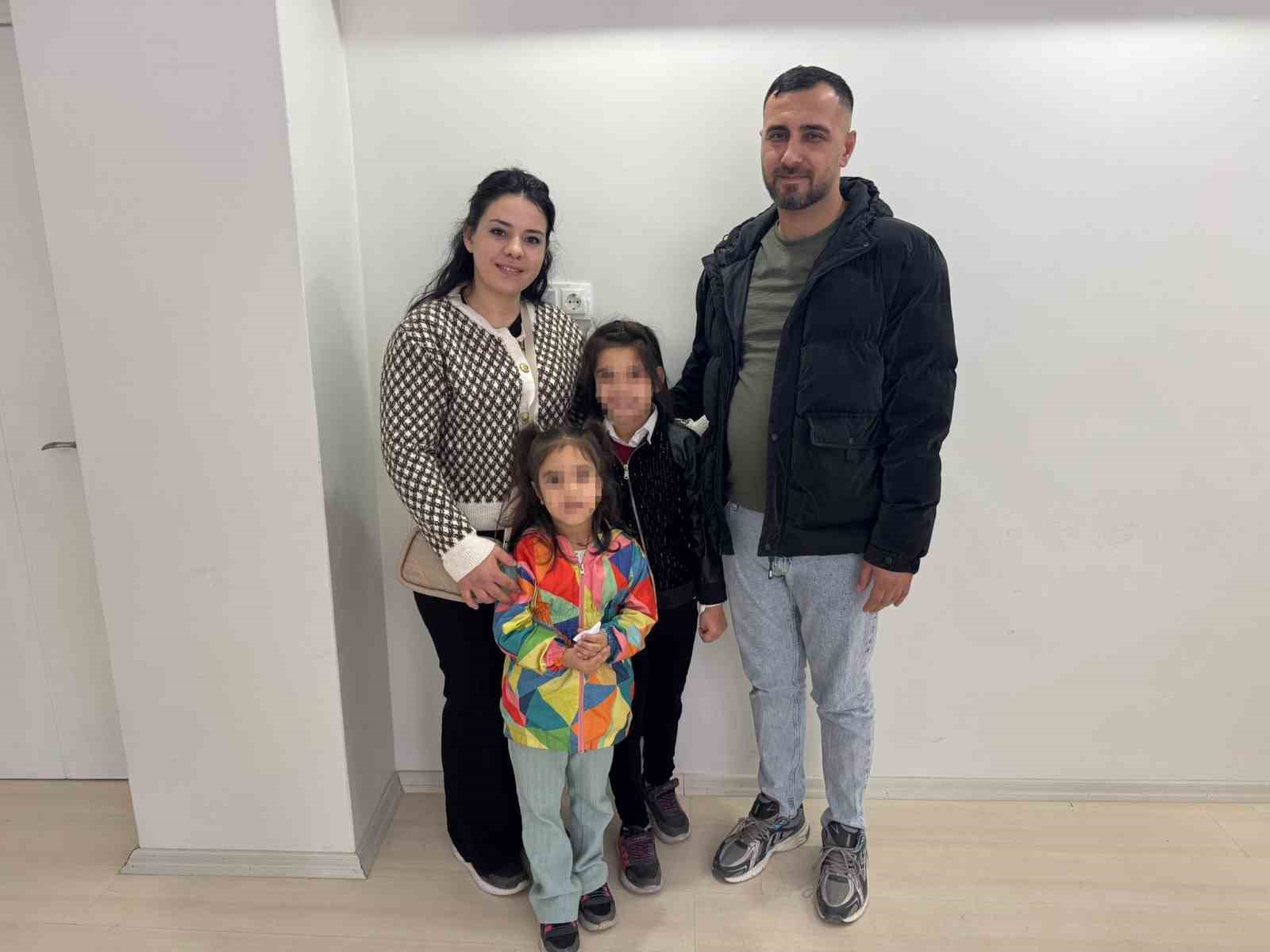 Minik Esila için sağlıkçılar tek yürek oldu
Minik Esila için sağlıkçılar tek yürek oldu