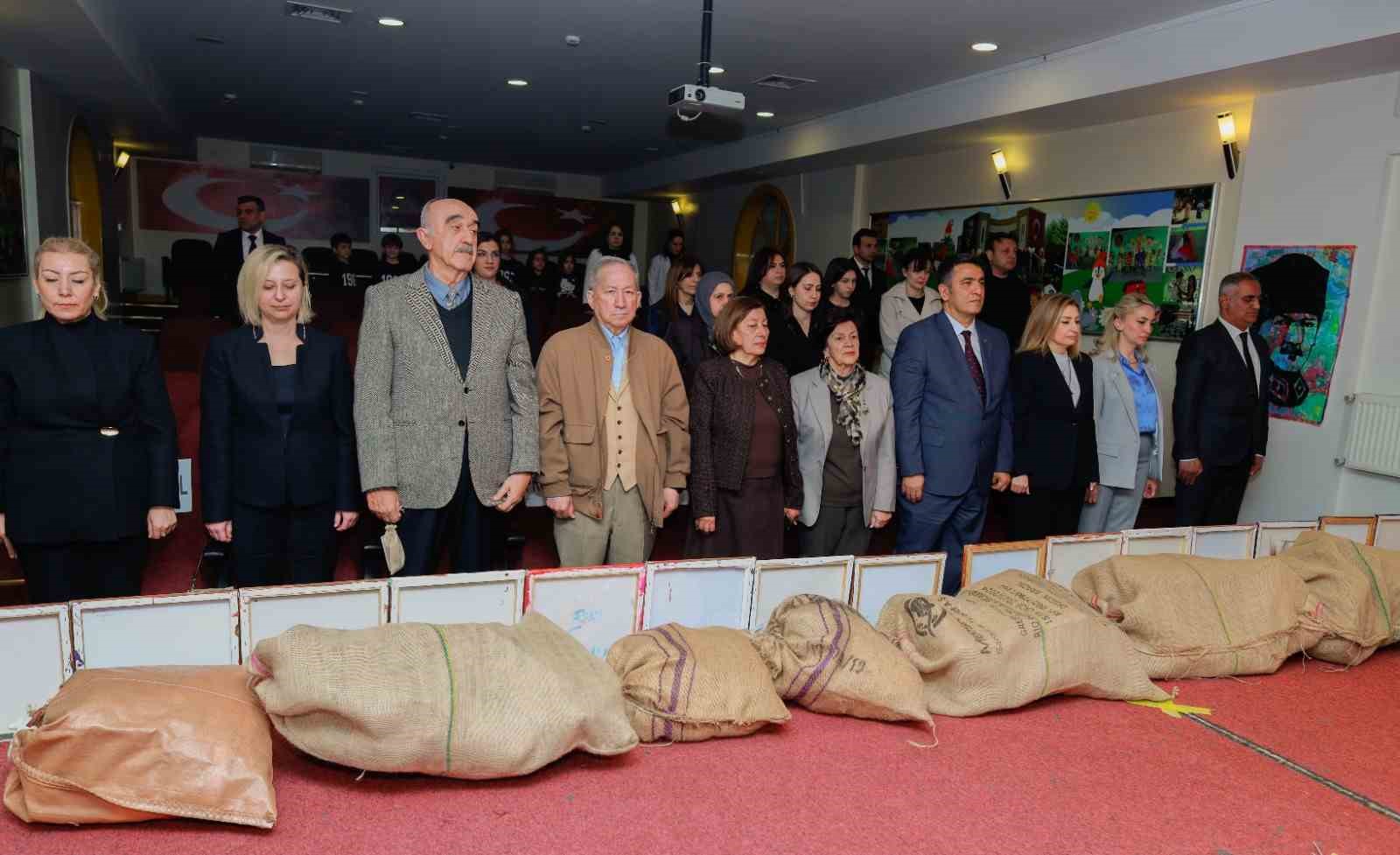 Minik GKV’lilerin ’Analar ve Vatan’ Gösterisi Gururlandırdı
