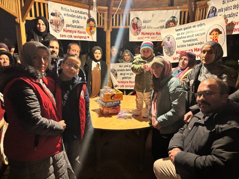 Minik Hümeyra’ya umut olmak için evinin önünde sürpriz yaptılar
