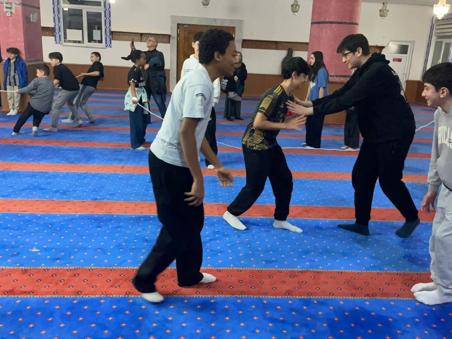 Minik kalpler camide buluştu: Tepebaşı’nda maneviyat ve oyun bir arada
