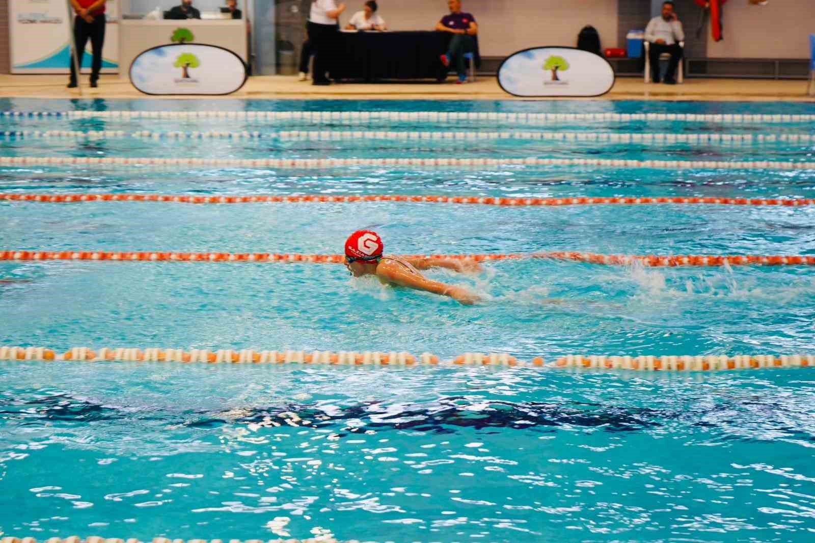 Minik kulaçlar Alleben’de buluştu
