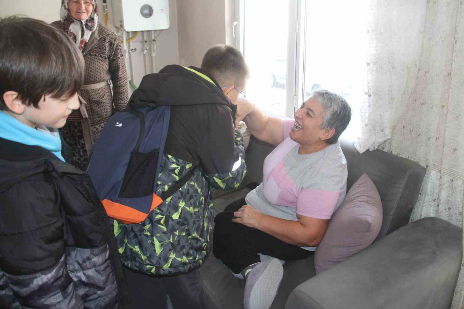 Minik öğrenciler engelli vatandaşın hayalini gerçekleştirdi
