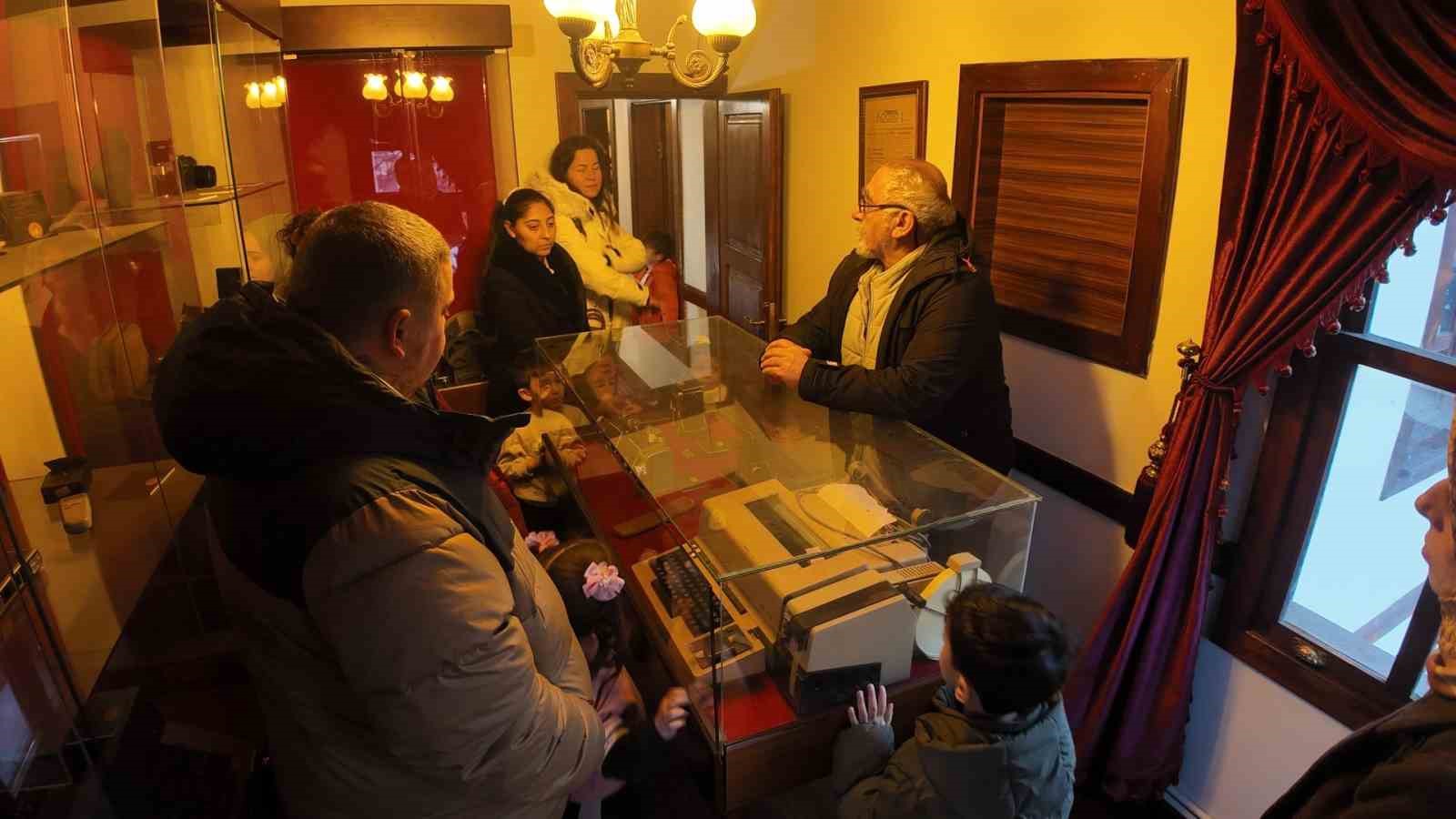 Minik öğrenciler Kocaeli’nin basın tarihini öğrendi
