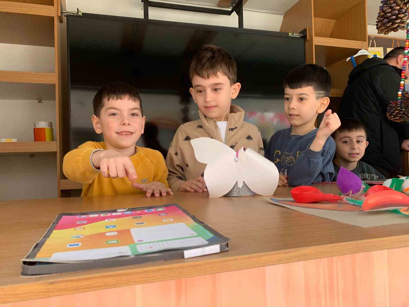 Minik öğrencilere gezici araçla sıfır atık dersi
