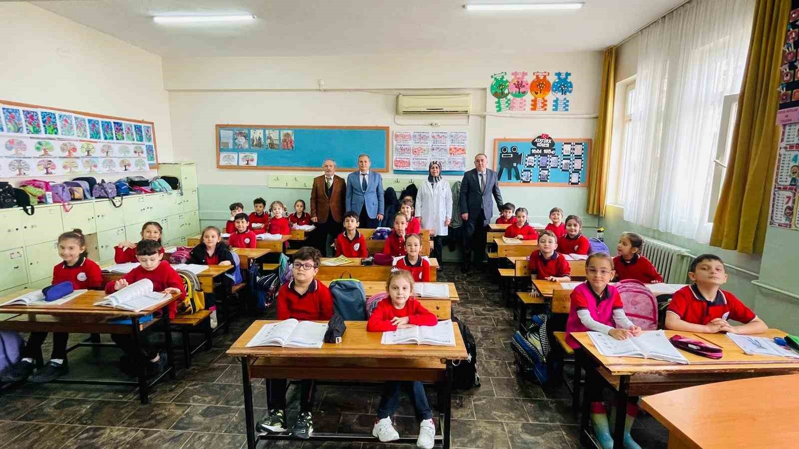 Minik öğrencinin mektubu kaymakam Cantürk’ü sınıfa getirdi
