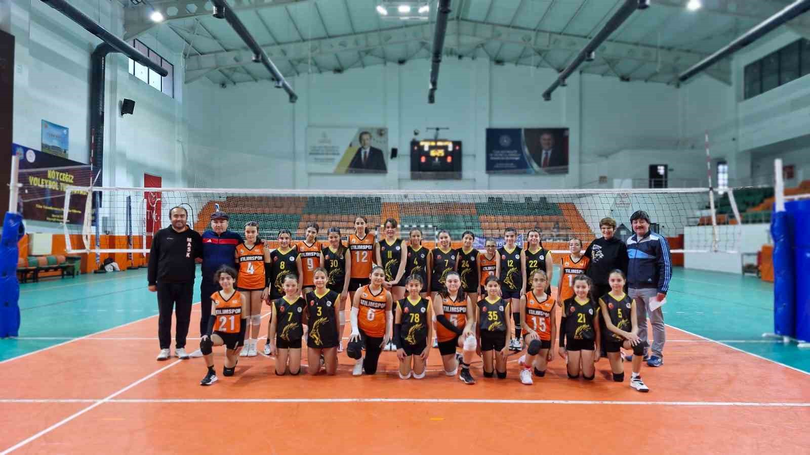 Minik voleybolcular Köyceğiz’de buluştu
