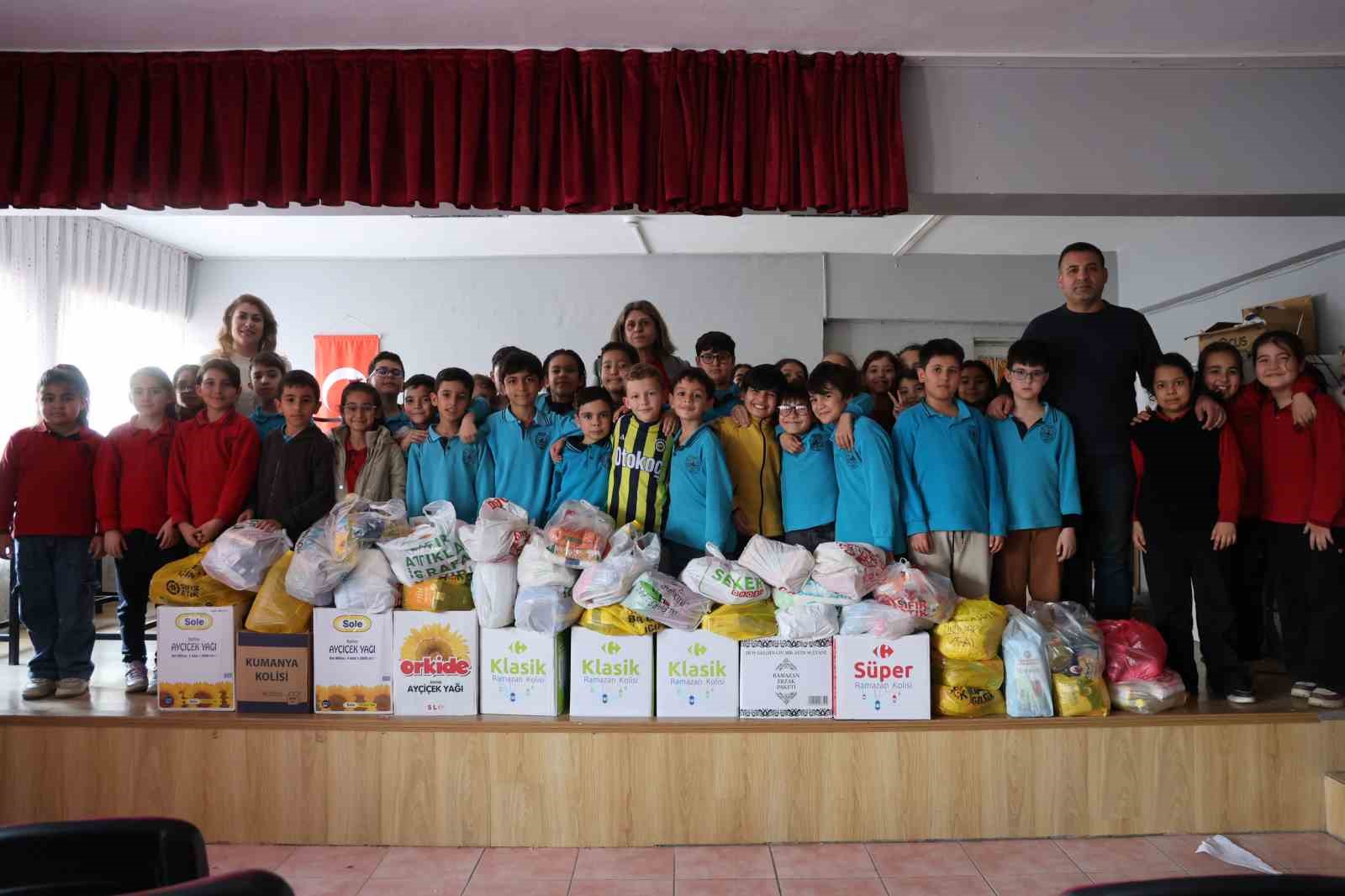 Minik yüreklerden büyük dayanışma
Minik yüreklerden büyük dayanışma