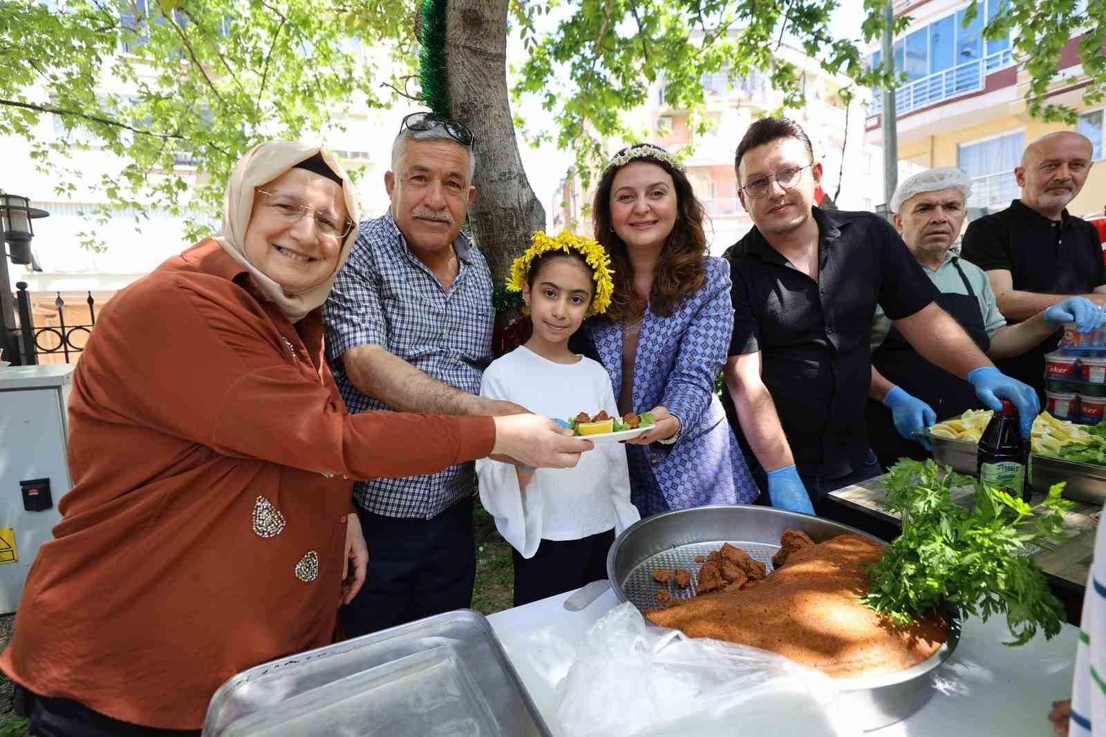 Minik Zeynep’in çiğköfte hayali gerçek oldu
