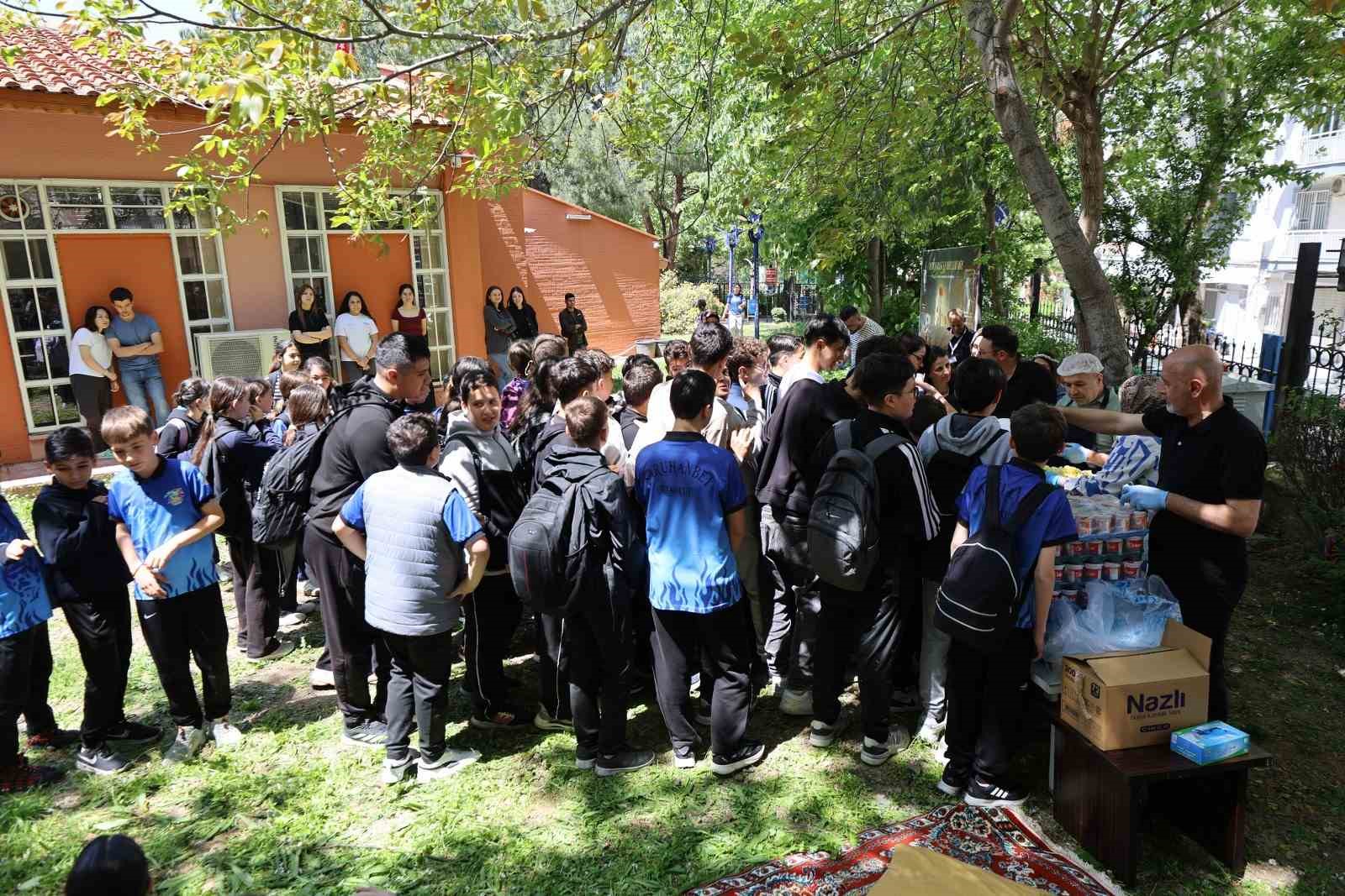 Minik Zeynep’in çiğköfte hayali gerçek oldu
