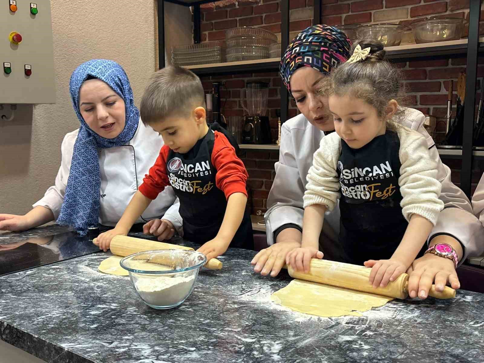 Minikler Gastro Sincan’da kurabiye yaptı
