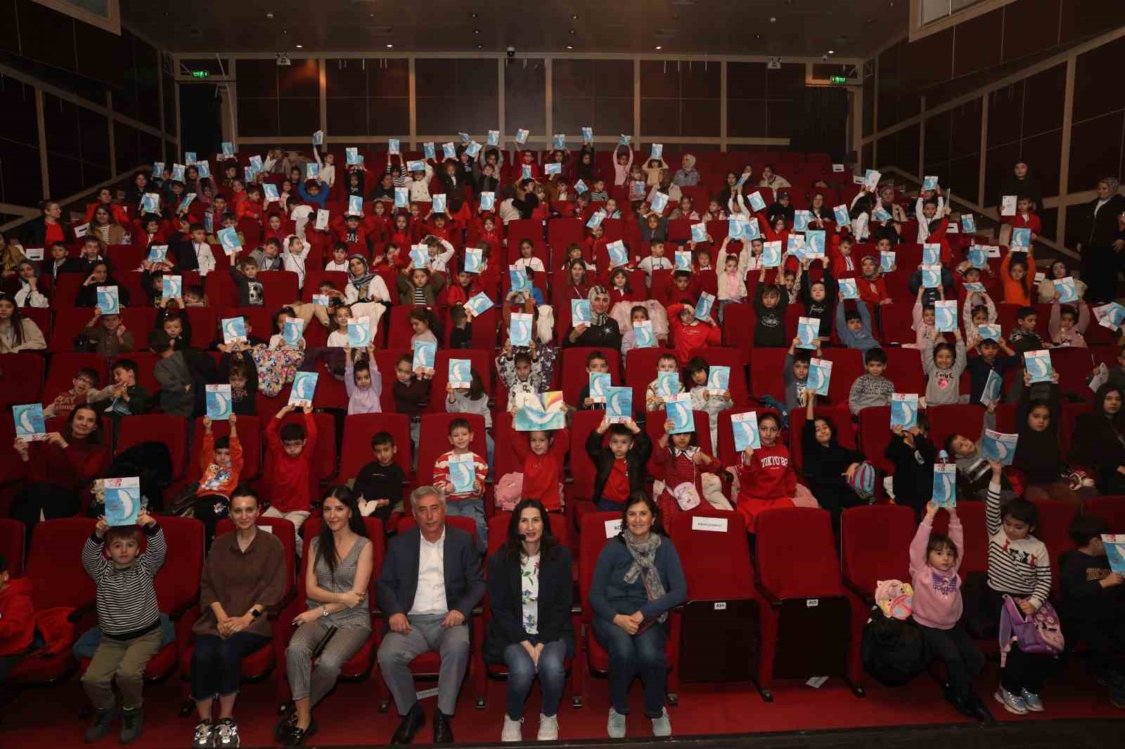 Minikler, "Kızıl Kaptan" ile hayal yolculuğuna çıktı
