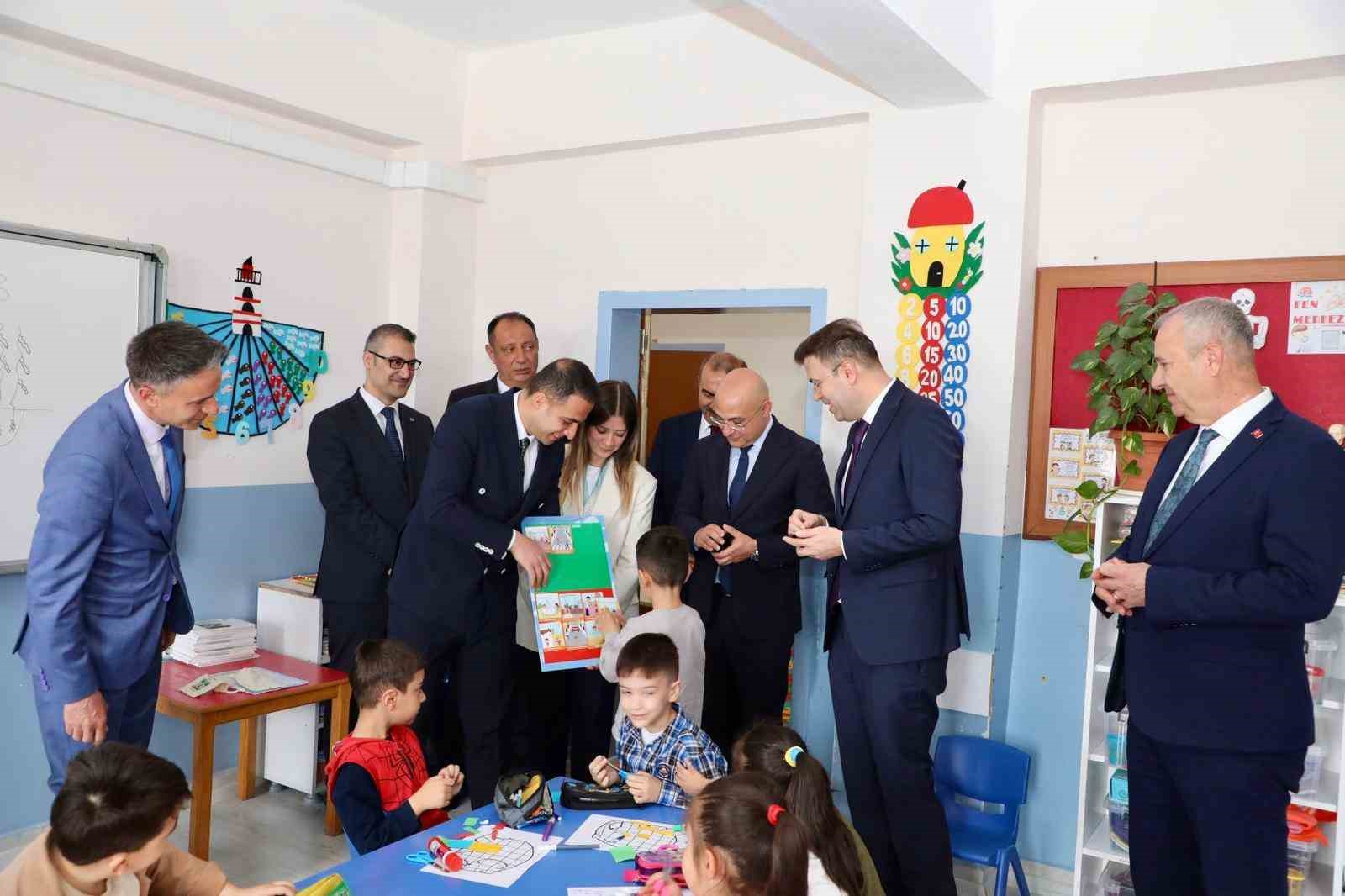 Miniklere ’Güvenli Gelecek’ eğitimi
