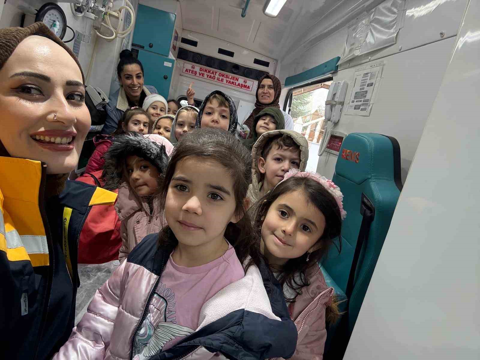 Minilere ağız ve diş sağlığı eğitimi
