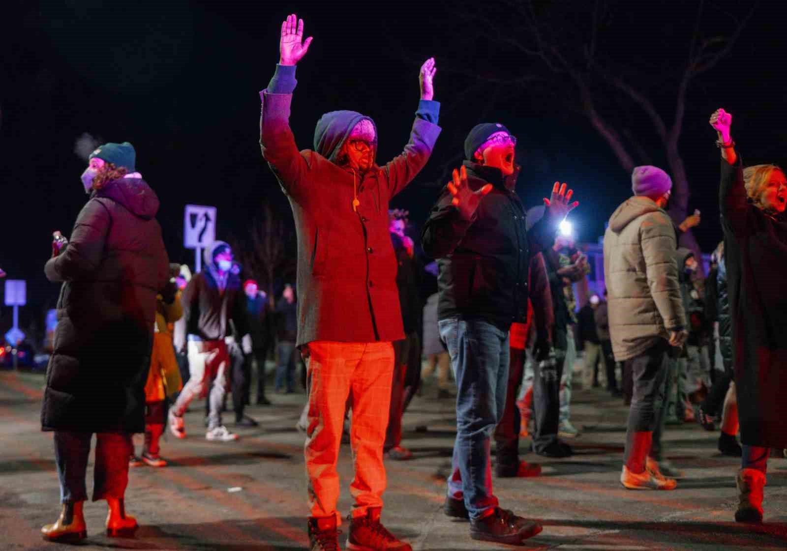 Minneapolis’te bir kişi daha vuruldu, sokaklar karıştı
