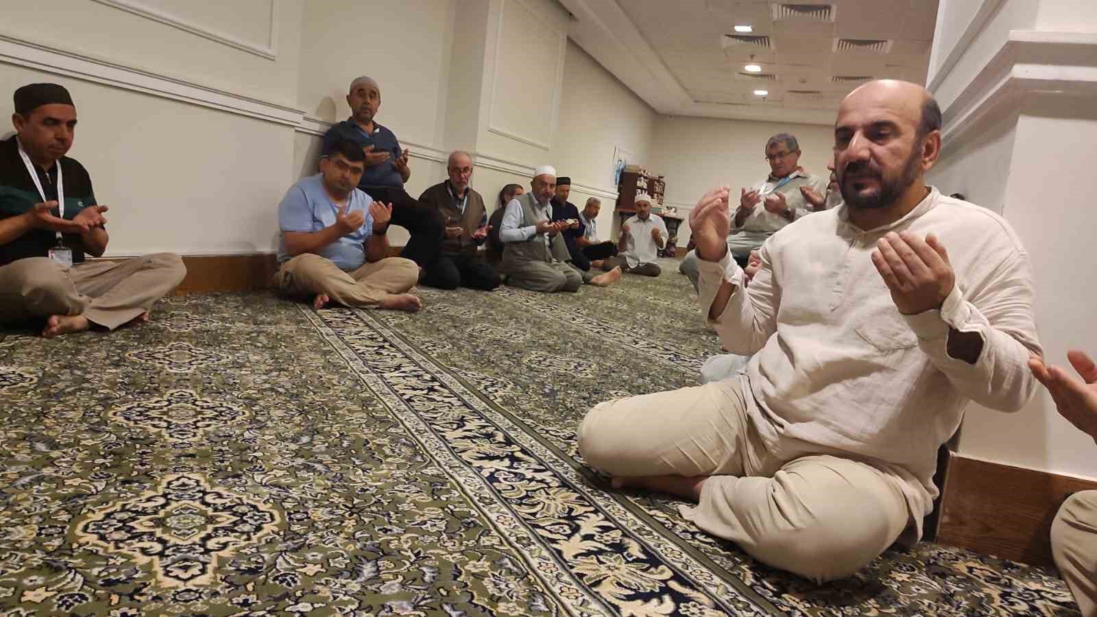 Miraç kandilini kutsal topraklarda idrak ettiler
