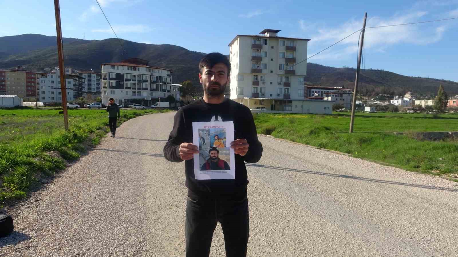 Misafirliğe geldiği evde camdan çıkarak kaybolan gencin ailesi 10 gündür evlatlarından gelecek haberi umutla bekliyor
