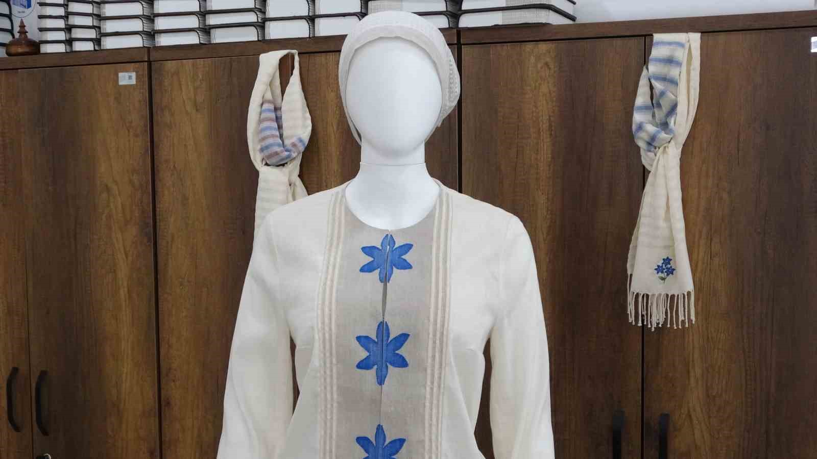 Mısır koçanı kıyafet oldu
