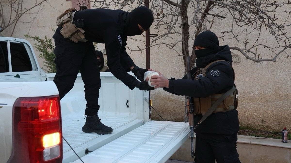 MİT’in istihbari çalışmaları sonucu Şam’da DEAŞ’a bağlı hücre çökertildi: 3 DEAŞ’lı yakalandı
