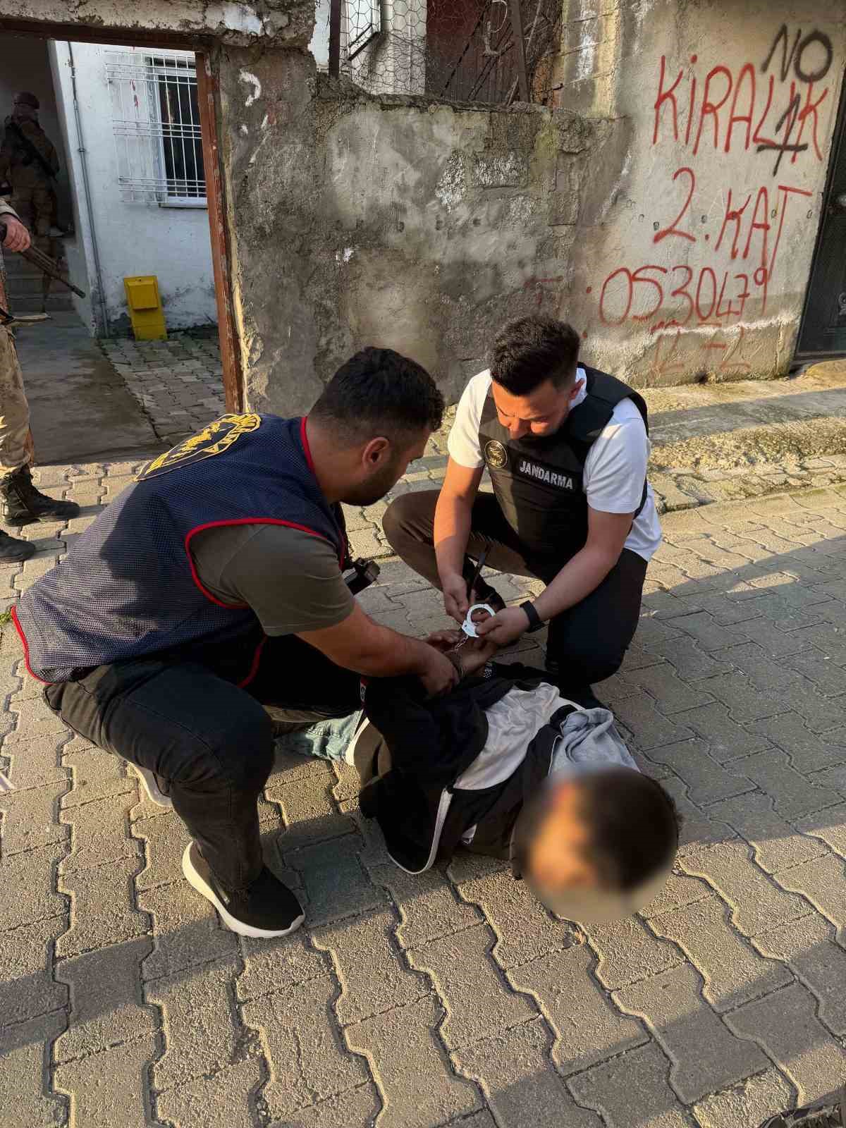 MİT’ten siber suç şebekesine operasyon: 12 gözaltı
