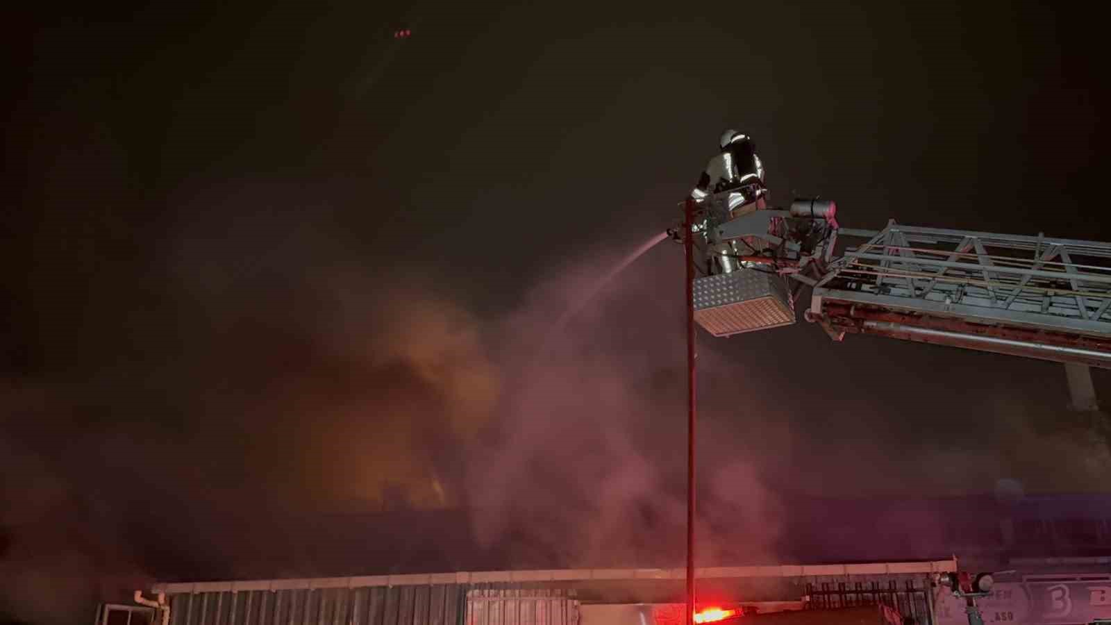 Mobilya atölyesinde yangın
