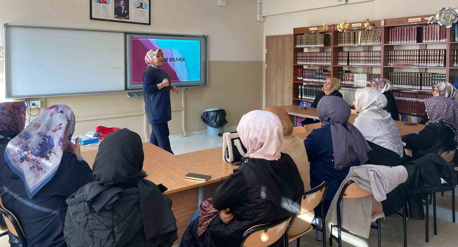 Modüler Aile Eğitim Programı kapsamında aile eğitimleri yaygınlaştırılmaya devam ediyor
Modüler Aile Eğitim Programı kapsamında aile eğitimleri yaygınlaştırılmaya devam ediyor