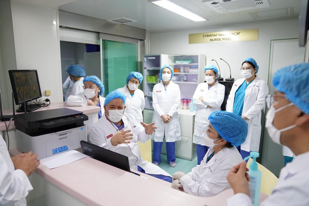 Moğolistan’daki ilk çocuk kemik iliği naklini Türk ve Moğol hekim ekipleri birlikte gerçekleştirdi
