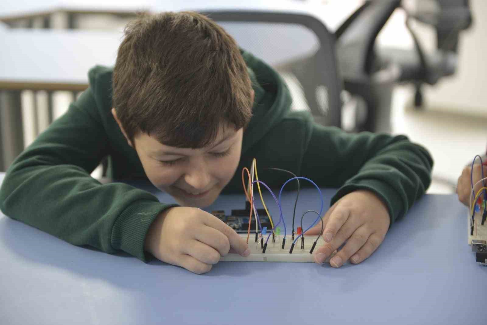 Molla Yegan Çocuk Üniversitesi’ne yoğun ilgi
Molla Yegan Çocuk Üniversitesi’ne yoğun ilgi