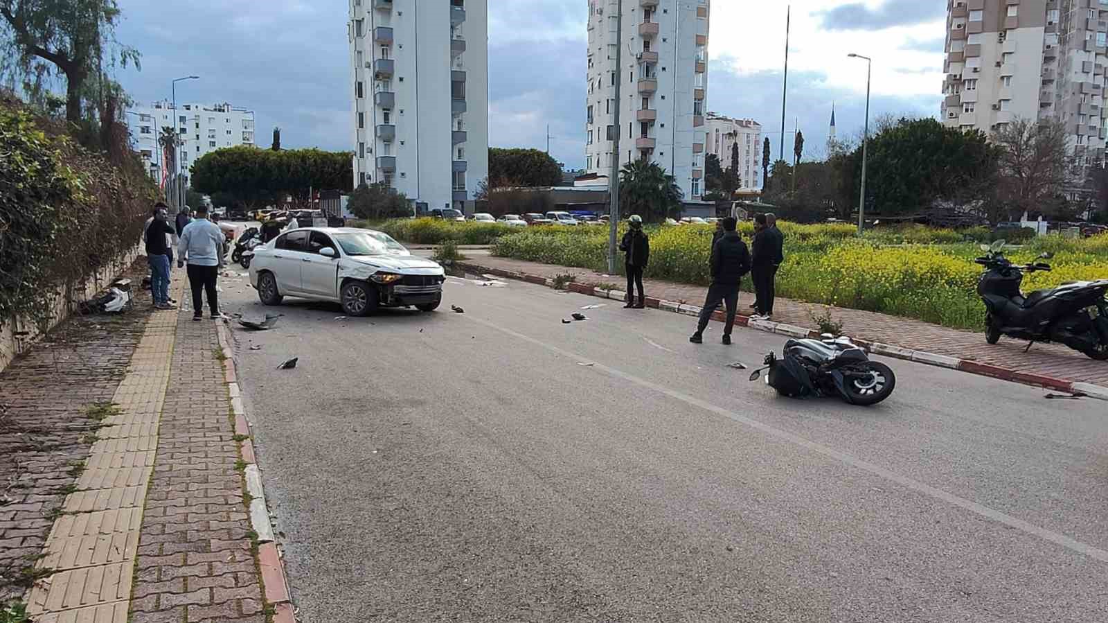 Motokurye feci kazada hayatını kaybetti, son yolculuğuna meslektaşları konvoyla uğurladı
