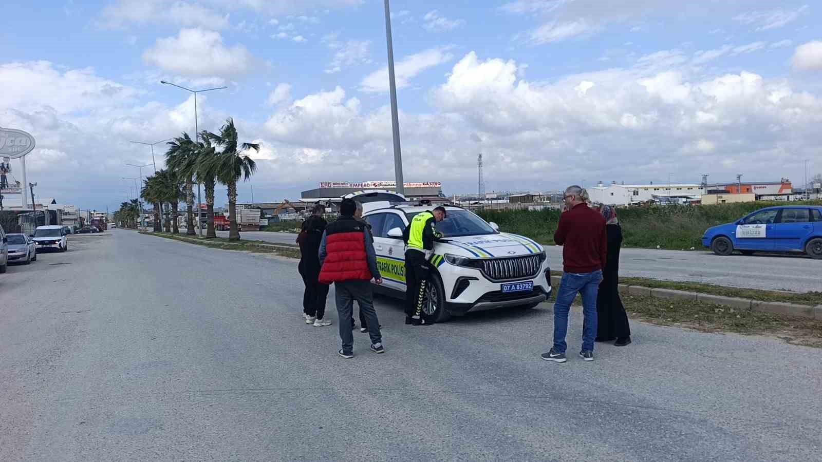 Motosiklet ile hafif ticari araç çarpıştı: 1 yaralı
