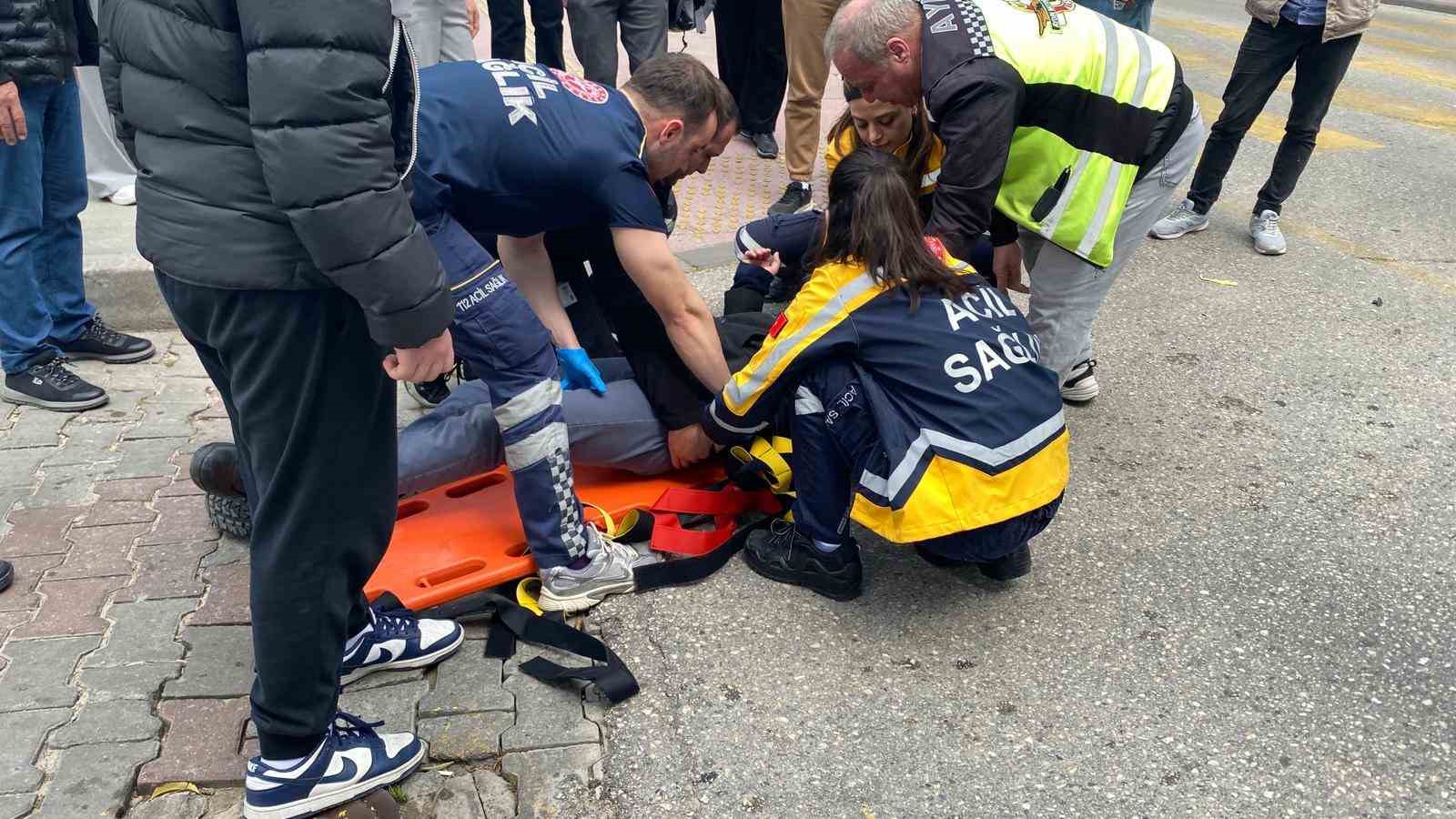 Motosiklet ve otomobil çarpıştı: 1 yaralı
