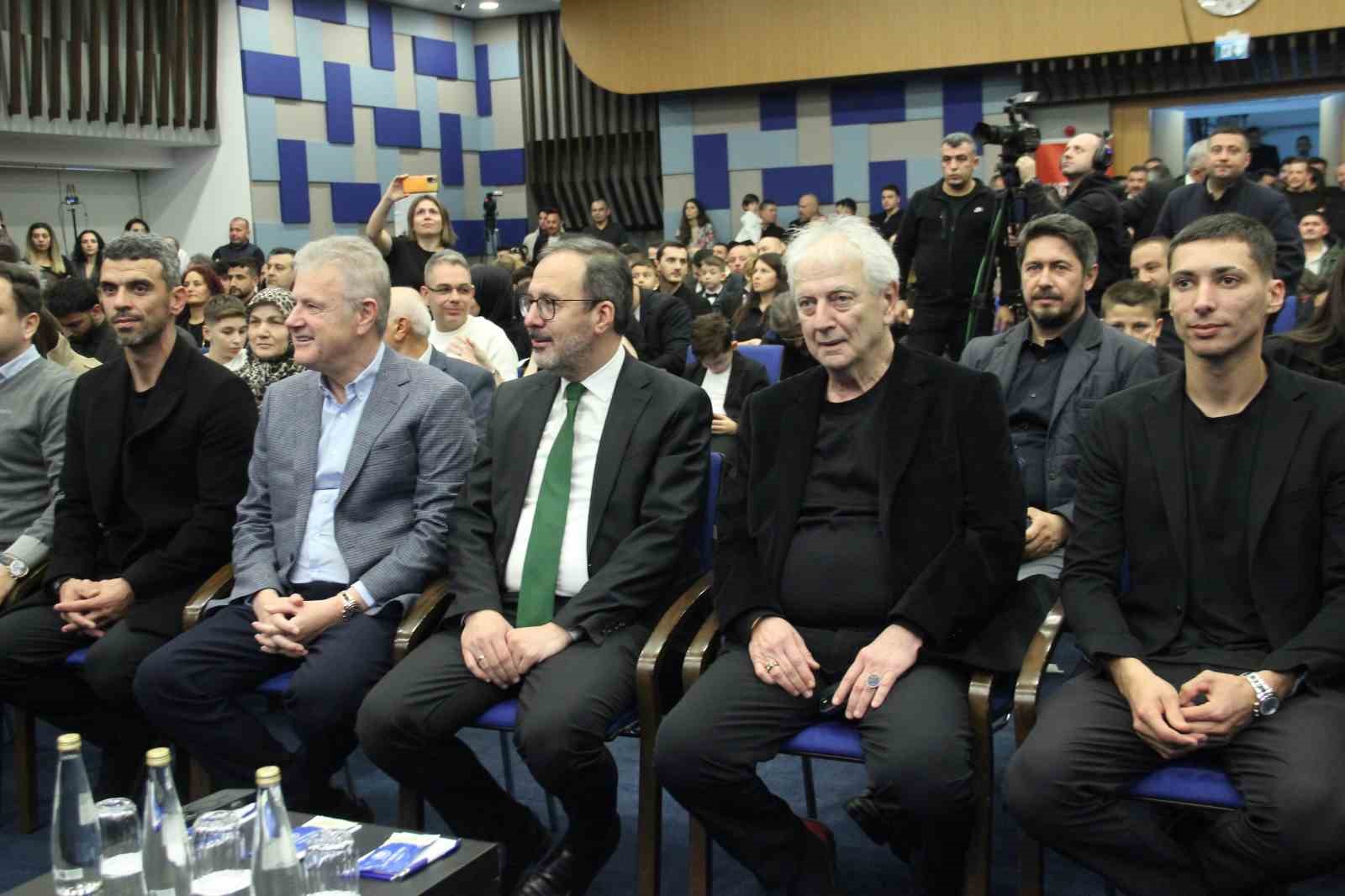 Motosikletin şampiyonları kupalarına İzmir’de kavuştu
