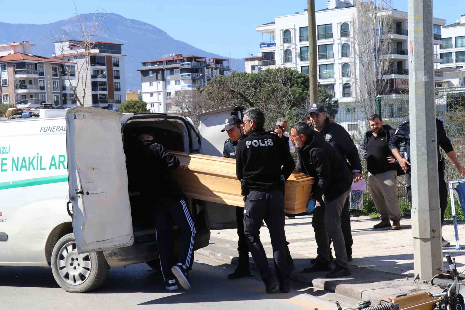 Motosikletiyle yaya geçidinden geçmek isten adam hayatını kaybetti
