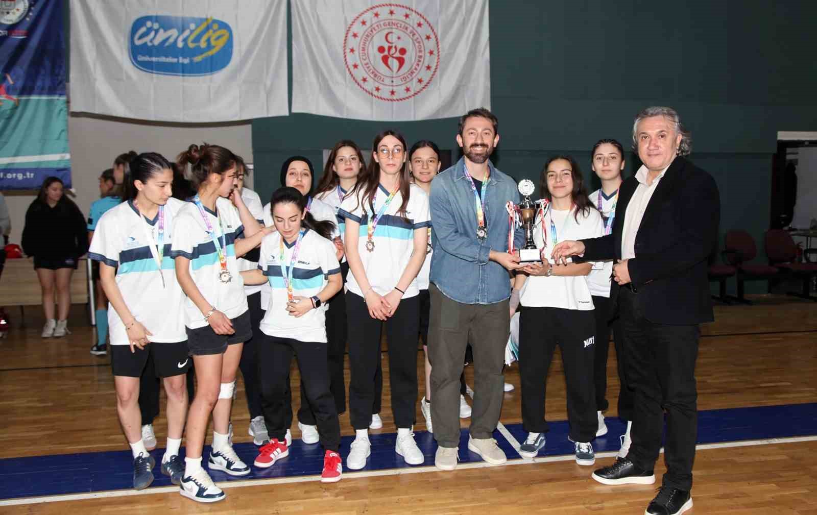 MSKÜ Kadın Futsal takımı ÜNİLİG şampiyonu
