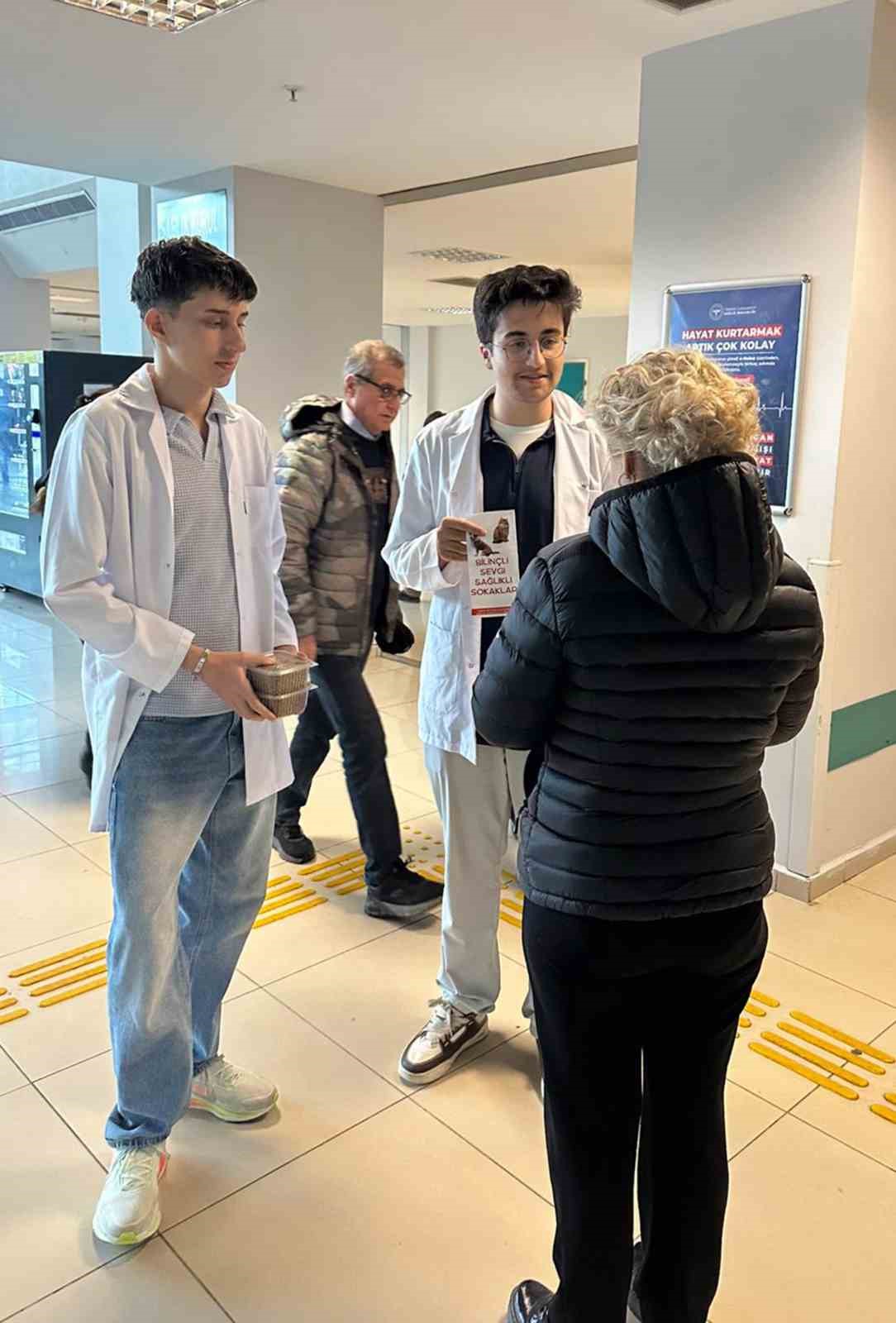 MSKÜ Tıp Fakültesi öğrencilerinden sokak hayvanları için sosyal sorumluluk projesi
