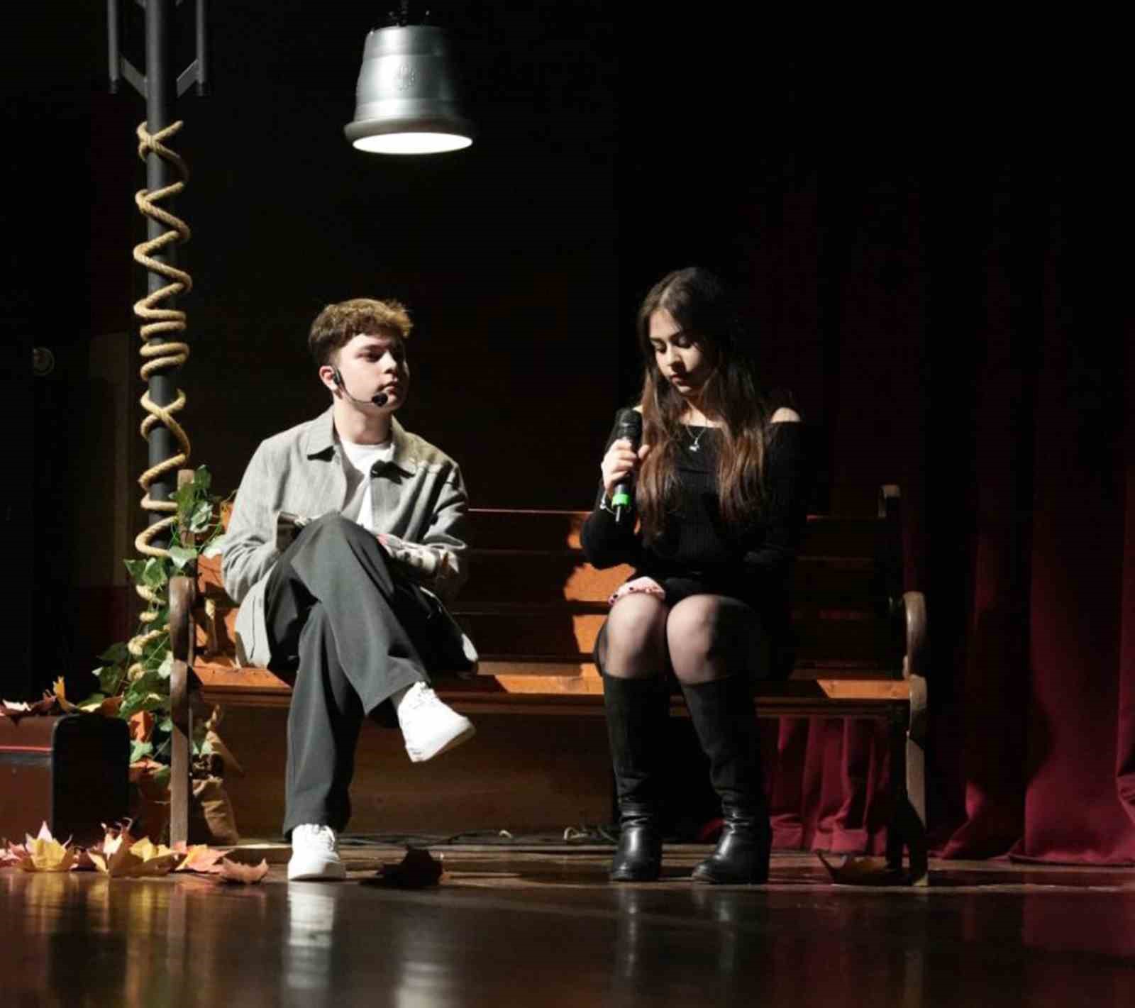 MTK Koleji’nden sanat dolu bir gece: Şiirle müziğin dansı
