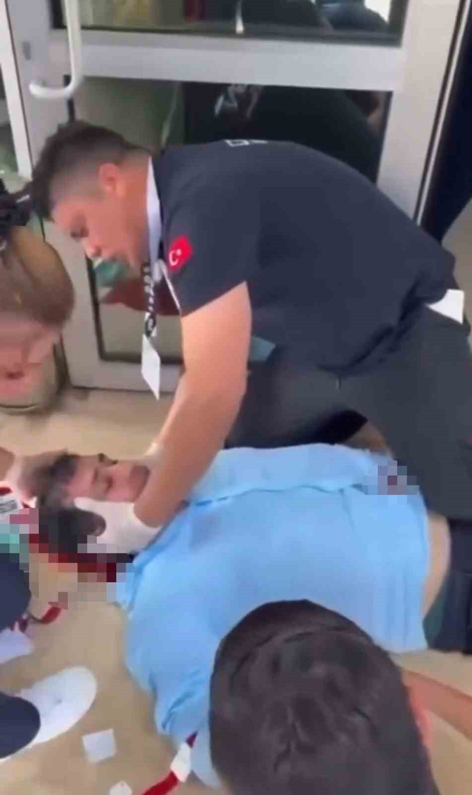 Muay Thai Federasyon Başkanı’na bıçaklı saldırı davasında karar: Tutuklu sanıklara 17 buçuk yıl hapis
Muay Thai Federasyon Başkanı’na bıçaklı saldırı davasında karar: Tutuklu sanıklara 17 buçuk yıl hapis