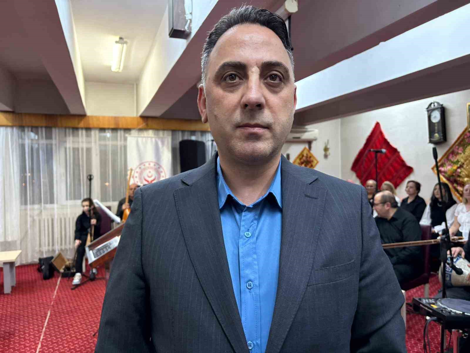 Mübadillerin yüreğine dokunan konser: Huzurevinde göçün hatırası türkülerle canlandı
