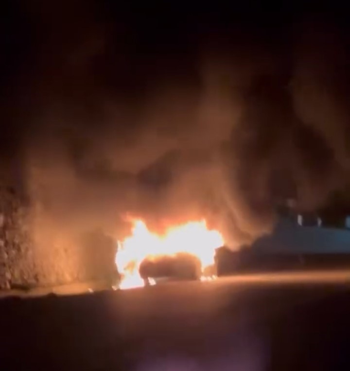 Mudanya yolunda korkutan araç yangını
