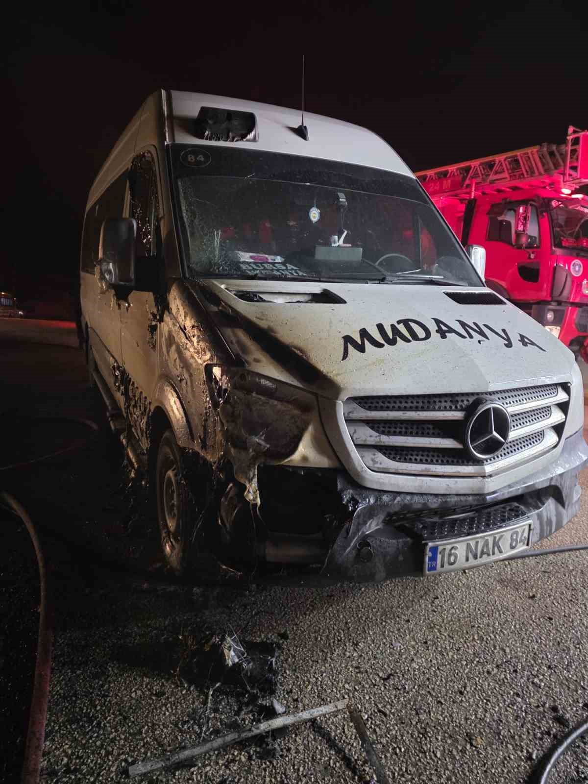 Mudanya’da minibüs duraklarında yangın paniği
