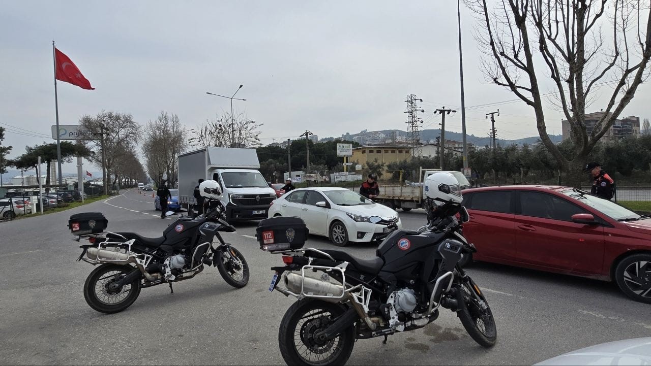 Mudanya’da polis ekipleri göz açtırmıyor
