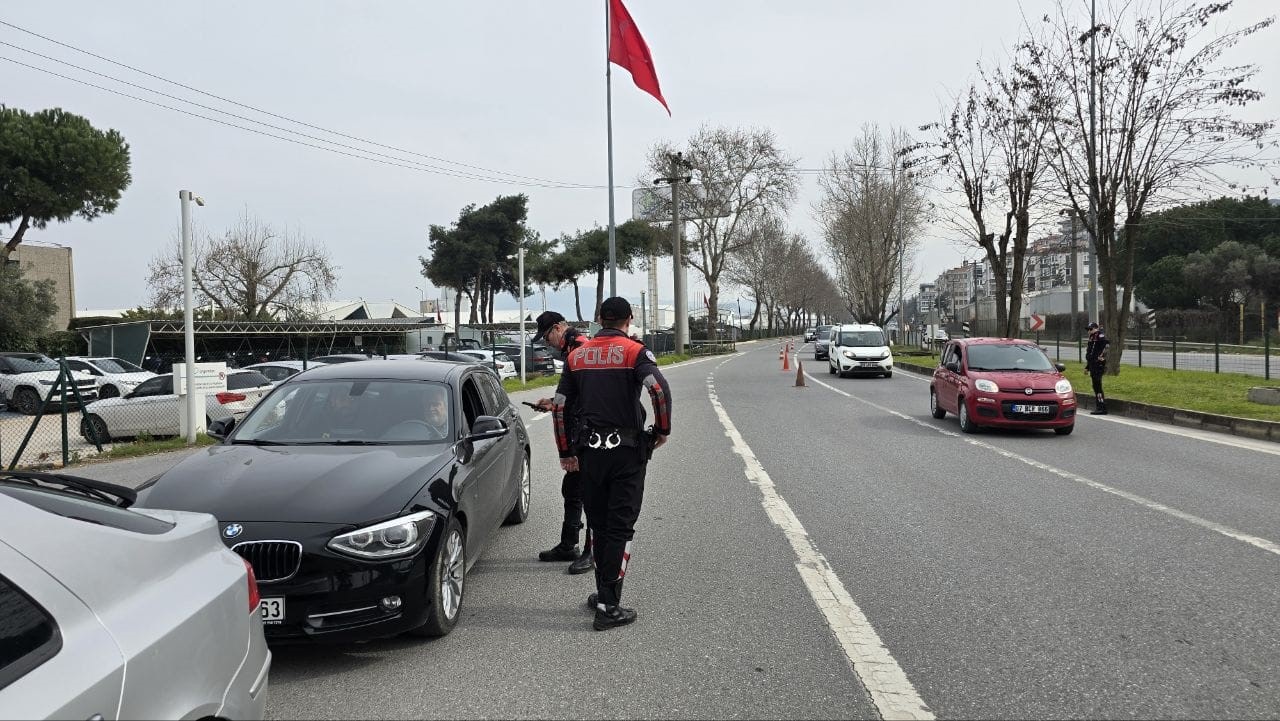 Mudanya’da polis ekipleri göz açtırmıyor
