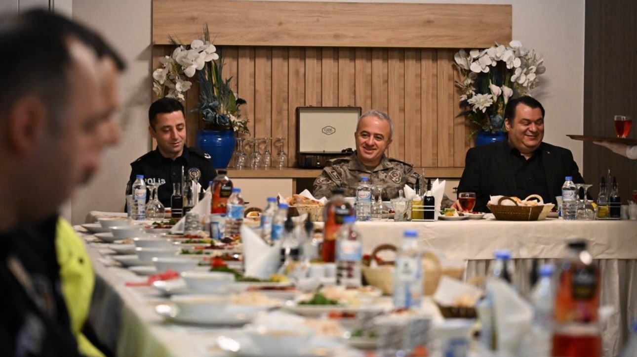 Müdür Ayata güvenlik güçleriyle iftarda buluştu
