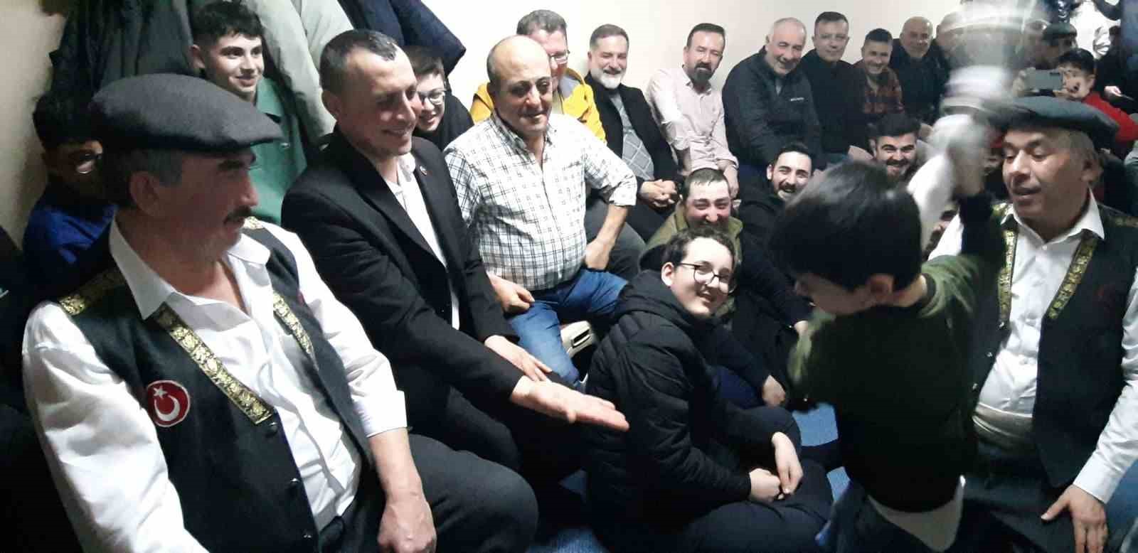 Mudurnu’da geleneksel ‘Birikme Gecesi’nde güldüren anlar
