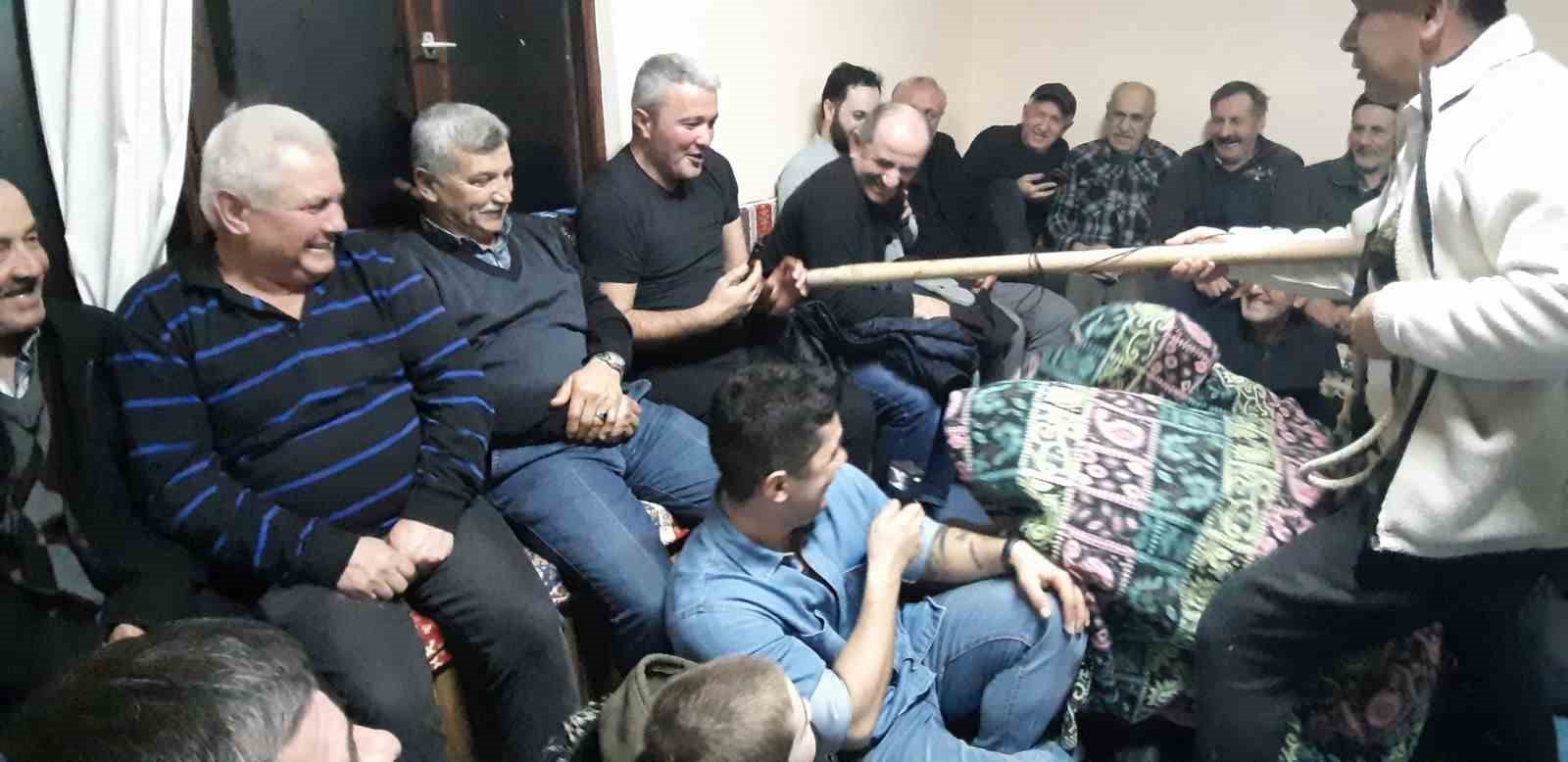 Mudurnu’da geleneksel ‘Birikme Gecesi’nde güldüren anlar
