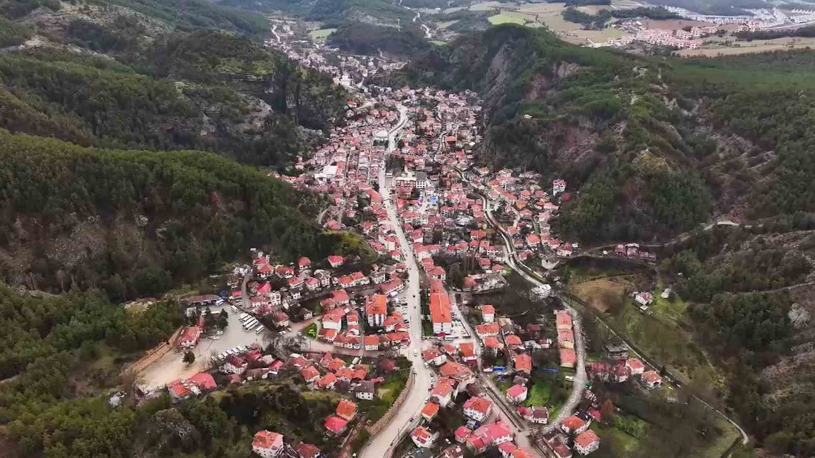 Mudurnu’daki Kanuni Sultan Süleyman Camisi asırlara meydan okuyor
