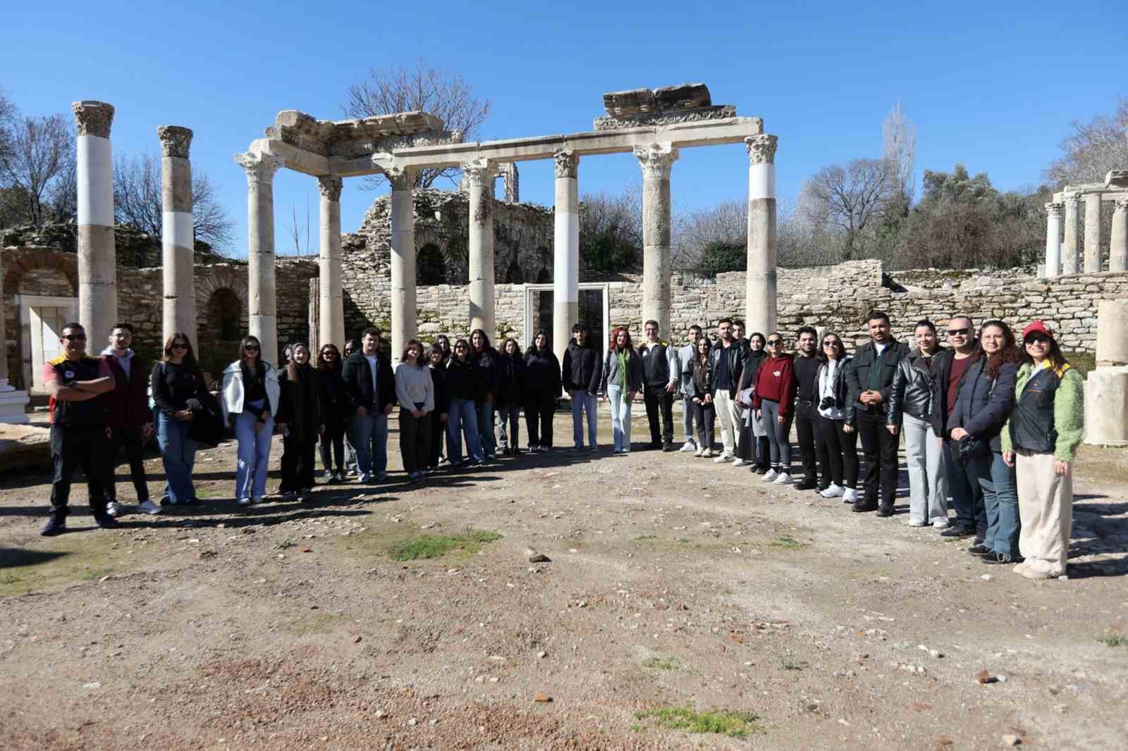 Muğla Büyükşehirden gençlere antik kent gezisi
